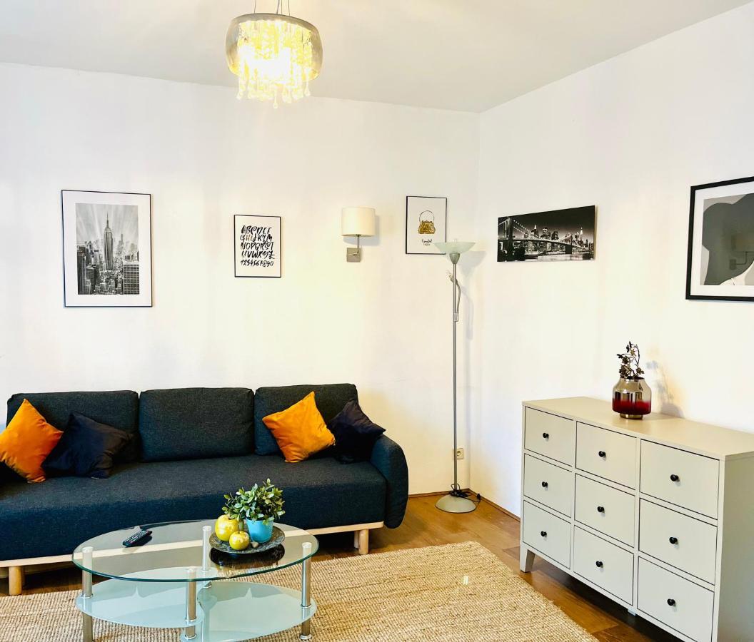Lovely Center Of Apartment